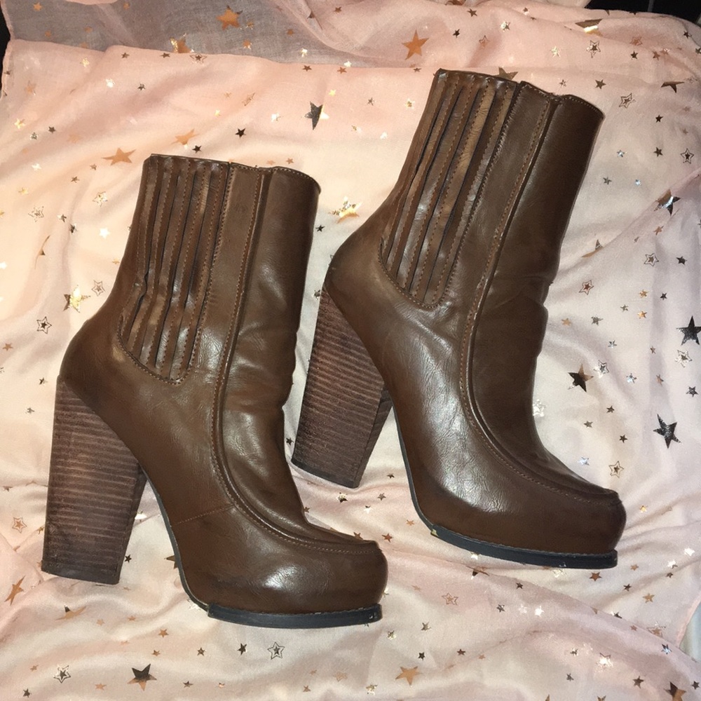 Max Edition - Brown Ankle Boots